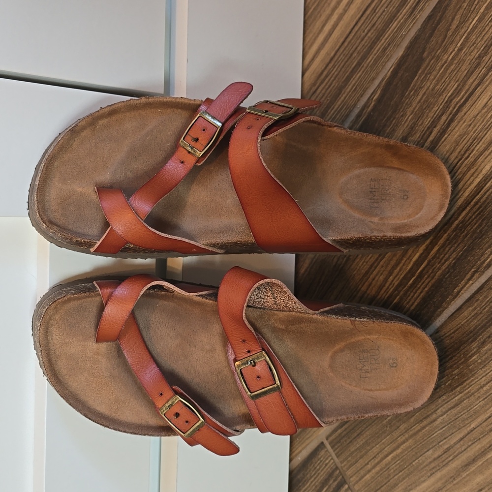 Time and True W 6.5 leather sandals